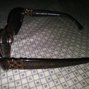 BCBG Accessories - BCBGMAXAZRIA π SUNGLASSES BCBG Accessories - BCBGMAXAZRIA π SUNGLASSES